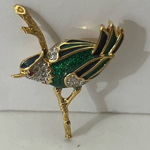 Jewelry - Stunning Vintage Gold Tone Bird Brooch with Red eye, emerald green & blue colors